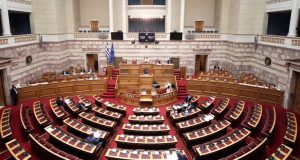 Δείτε live τη συζήτηση στη Βουλή ενόψει της τοποθέτησης Τσίπρα…