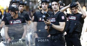 Πυρ και μανία οι Τούρκοι μετά το κλείσιμο των Προξενείων…