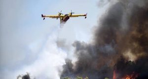 Αχαΐα – Συναγερμός στην Πυροσβεστική: Πύρινο μέτωπο τεσσάρων χιλιομέτρων