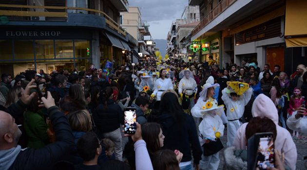 Πλήθος κόσμου στις εκδηλώσεις της Αποκριάς και για τα Κούλουμα στο Μεσολόγγι (Photos)