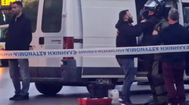 Θεσσαλονίκη: Ελεγχόμενη έκρηξη έξω από το Ρωσικό Προξενείο – Τι είχε η ύποπτη σακούλα (Videos)