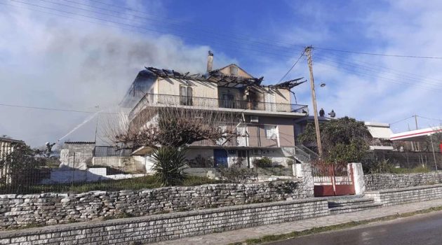 Λεπενού: Άμεση κινητοποίηση της Πυροσβεστικής Υπηρεσίας για φωτιά σε σπίτι (Photos)