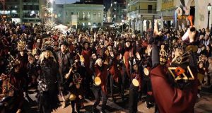 Πατρινό Καρναβάλι 2023: Δείτε live τη Νυχτερινή Ποδαράτη Παρέλαση