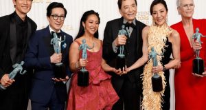 «Σάρωσε» τα SAG Awards η ταινία «Everything Everywhere All at…