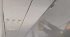 Πτήση τρόμου στις Η.Π.Α.: Φωτιά σε αποσκευή επιβάτη – Στο…