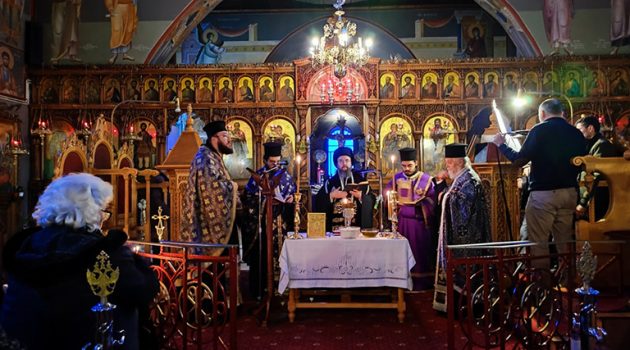 Γιαννούζι Αγρινίου: Το Μυστήριο του Ιερού Ευχελαίου στον Ι.Ν. Αγίου Αθανασίου (Photos)