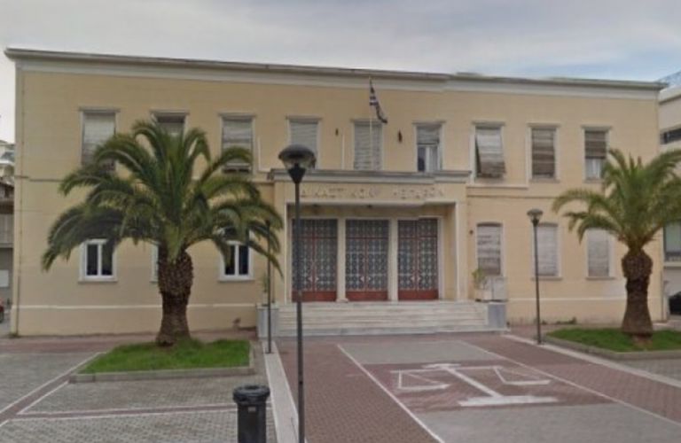 o-dimos-i-p-mesolongiou-gia-ton-dikastiko-charti-kai-tin-eiriniki-diamartyria-sto-syntagma