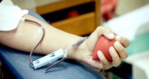Αγρίνιο: Έκτακτες αιμοδοσίες για τους τραυματίες στα Τέμπη
