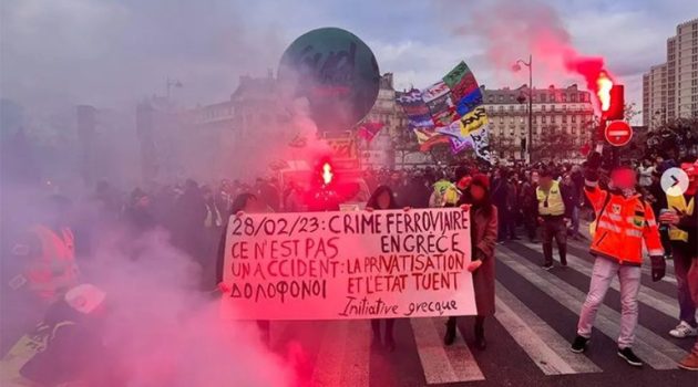 Διαδηλώσεις για την τραγωδία στα Τέμπη και από τα Γαλλικά εργατικά συνδικάτα στο Παρίσι (Video – Photos)