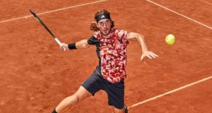 Ο Στέφανος Τσιτσιπάς στους «16» του Open της Βαρκελώνης (Video)