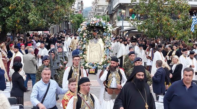 Το Αγρίνιο τίμησε τον Πολιούχο του Άγιο Χριστoφόρο – Η αρτοκλασία στην Κεντρική Πλατεία (Videos – Photos)