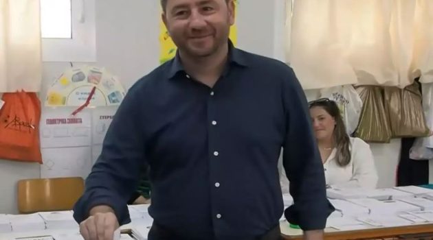 Εθνικές Εκλογές 2023: Ο Νίκος Ανδρουλάκης ψήφισε στο Αρκαλοχώρι