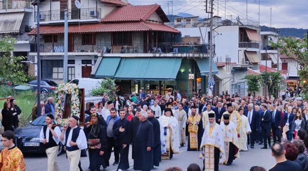 Αγρίνιο: Ο Εορτασμός και η Λιτάνευση της Εικόνας των Αγίων Κωνσταντίνου και Ελένης (Photos)