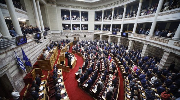 Ολοκληρώθηκε η ορκωμοσία της νέας Βουλής (Video – Photos)