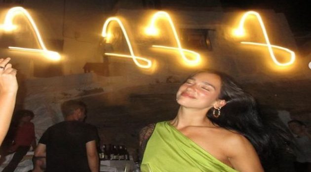 Dua Lipa: Διακοπές στη Σίφνο η διάσημη τραγουδίστρια – «Ρίχνει» το Instagram με τις φωτογραφίες
