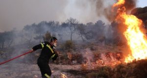 Στράτος Αγρινίου: Φωτιά σε δασική έκταση κινητοποίησε την Πυροσβεστική