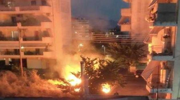 Αγρίνιο: Αναστάτωση προκάλεσε φωτιά σε οικόπεδο στην Οδό Καζαντζή (Video – Photos)