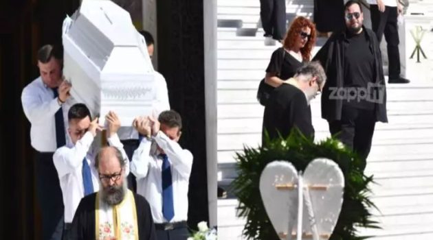 Τζίνα Ντρούλις: Απαρηγόρητος ο Φίλιππος Καμπούρης στην κηδεία της αδελφής του (Photos)