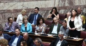 Η Ζωή Κωνσταντοπούλου καταγγέλλει bullying και γιουχαΐσματα από Βουλευτές της…