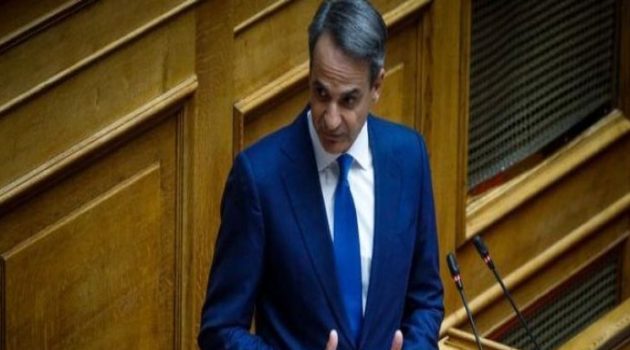Βουλή – Μητσοτάκης: Εισαγωγικός μισθός 950 ευρώ – Αυξήσεις στο Δημόσιο, μειώσεις φόρων