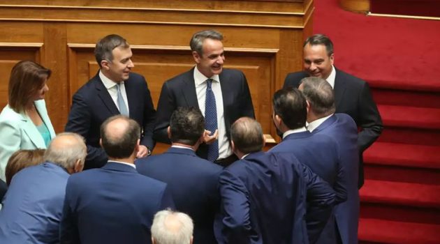 Ορκίστηκε η νέα Βουλή παρουσία της ΠτΔ Κατερίνας Σακελλαροπούλου (Photos)