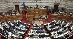 Διευκρινίσεις για τη στάση της Κυβέρνησης απέναντι σε Υφυπουργούς «που…