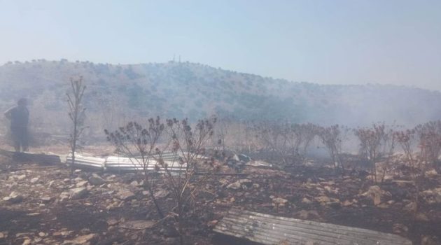Οριοθέτηση της επικίνδυνης φωτιάς στην περιοχή «Βελαωρές» Αστακού (Photos)