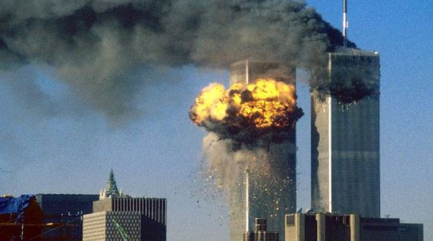 Οι επιθέσεις της 11ης Σεπτεμβρίου 2001 – Η κατάρρευση των Δίδυμων Πύργων (Photo)