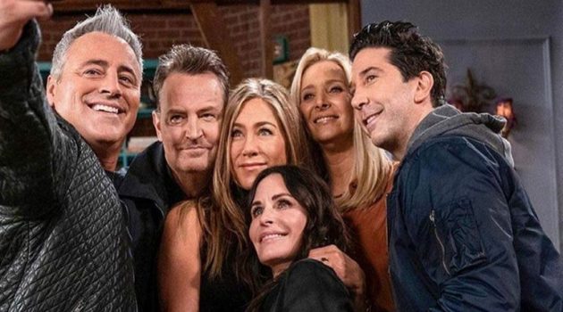 Ετοιμάζουν κοινή δήλωση οι πρωταγωνιστές του «Friends» για τον θάνατο του Μάθιου Πέρι