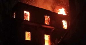 Κατούνα: Κάηκαν δύο σπίτια (Photos)