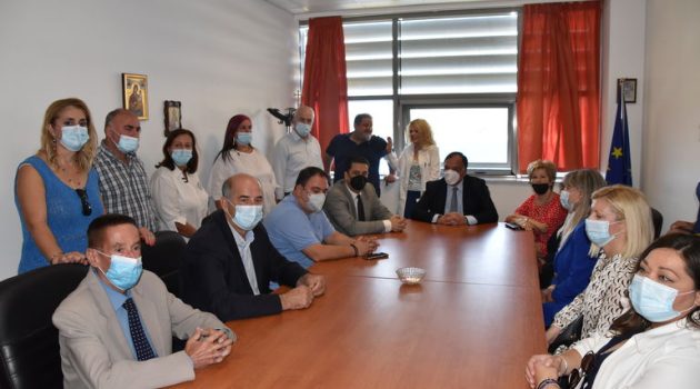 Στο Νοσοκομείο και στα γραφεία του Ι.Κ.Α. ο Γιώργος Παπαναστασίου (Photos)