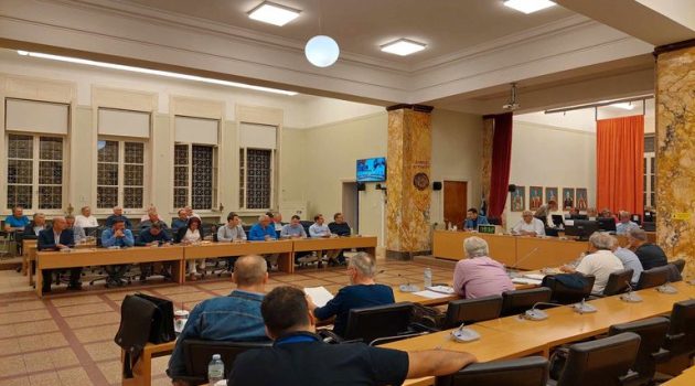 Συνεδρίαση Δημοτικού Συμβουλίου Αγρινίου: Ψήφισμα για τα ΕΛ.ΤΑ. Παραβόλας