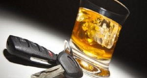 Αγρίνιο: Χειροπέδες σε 25χρονο – Οδηγούσε μεθυσμένος και με σουγιά