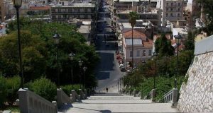 Πάτρα: Σε καταρράκτη μετατράπηκαν οι Σκάλες Αγίου Νικολάου (Video)