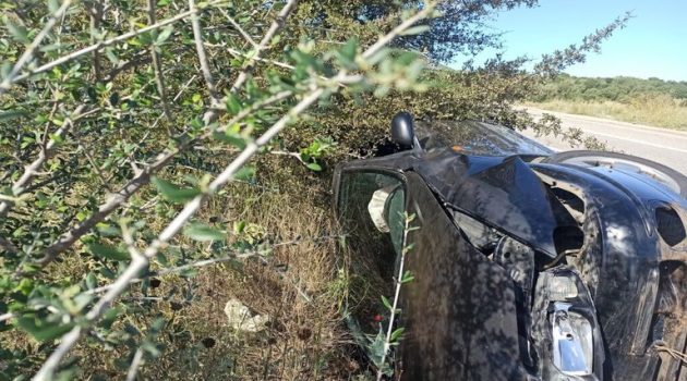 Αμφιλοχία: Τροχαίο ατύχημα στην Παραζαριά – «Άγιο» είχε ο οδηγός (Photos)