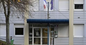 Γαλλία: 12χρονη μαθήτρια απείλησε καθηγήτρια με μαχαίρι
