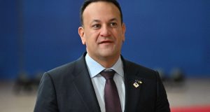Ο πρωθυπουργός της Ιρλανδίας καταδικάζει εμπρησμό – Φέρεται να έγινε…
