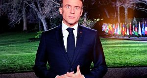 Γαλλία – Πρωτοχρονιάτικο μήνυμα Μακρόν: Υπερασπίστηκε τους νόμους που ψηφίστηκαν…