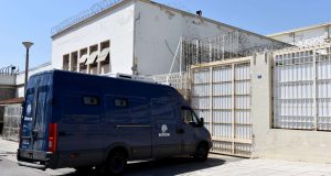 Έφοδος της Δίωξης Ναρκωτικών στις φυλακές Κορυδαλλού – Κατασχέθηκαν μαχαίρια…