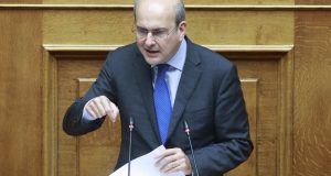 Βουλή – Κ. Χατζηδάκης: Προχωράμε με την πλειοψηφία των πολιτών…