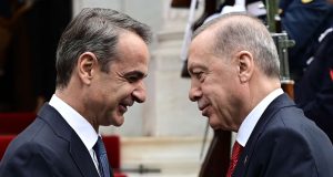 Πρώτο θέμα στα τουρκικά ΜΜΕ η επίσκεψη Ερντογάν στην Αθήνα…