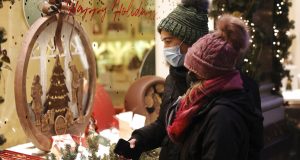 Κορονοϊός: Ρεβεγιόν Πρωτοχρονιάς με μάσκα – Οι αυστηρές συστάσεις του…