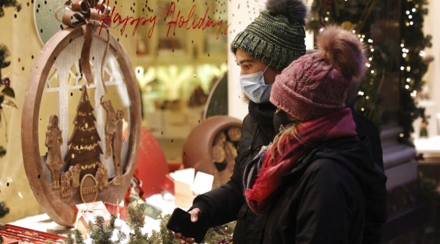 Κορονοϊός: Ρεβεγιόν Πρωτοχρονιάς με μάσκα – Οι αυστηρές συστάσεις του ΕΟΔΥ