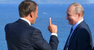 Μακρόν: «Δεν έχω αλλάξει αριθμό τηλεφώνου», απαντά στον Πούτιν