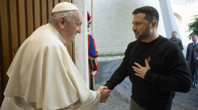 Επικοινωνία Ζελένσκι – πάπα Φραγκίσκου: Συζήτησαν το σχέδιο ειρήνευσης για τον  τερματισμό του πολέμου