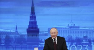 Υποστηρικτές Πούτιν: Θα διεκδικήσει νέα προεδρική θητεία ως ανεξάρτητος υποψήφιος