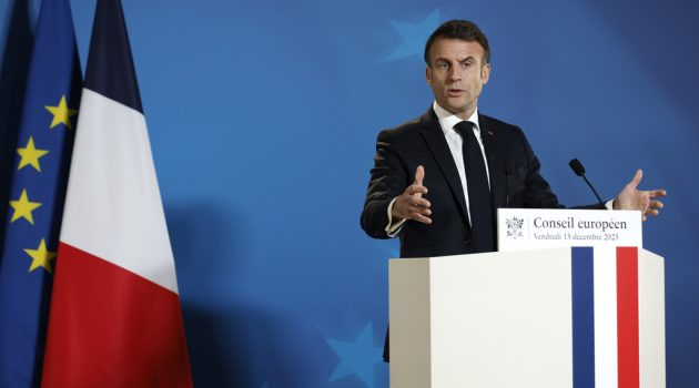 «Ασπίδα για τη Γαλλία, συμπλήρωμα της συμφωνίας της ΕΕ» – Εξηγήσεις Μακρόν για το νέο νομοσχέδιο για το μεταναστευτικό