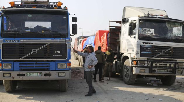 Ιδιωτικά φορτηγά εισήλθαν στη Γάζα για πρώτη φορά από την έναρξη του πολέμου – Χαιρετίζει η αμερικανική διπλωματία