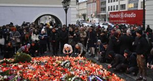 Πράγα: Ημέρα εθνικού πένθους το Σάββατο – Ενός λεπτού σιγή…