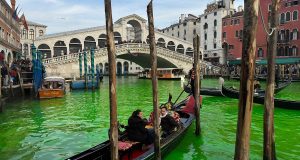 Ιταλία: Για σειρά αδικημάτων κατηγορούνται οι 28 ακτιβιστές που «έβαψαν…